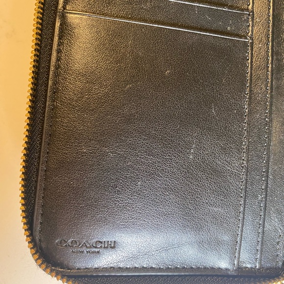 Coach wristlet - Picture 4 of 4